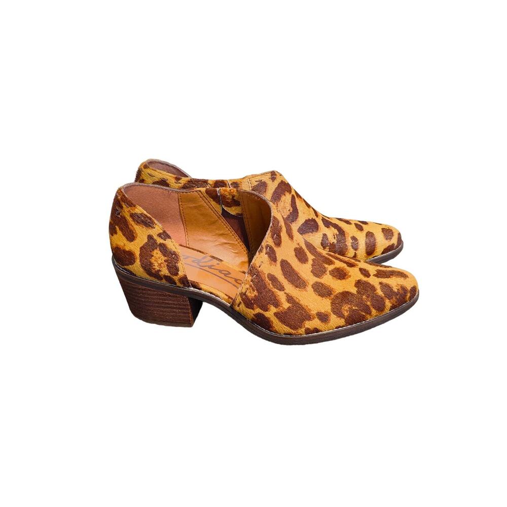 Zodiac Women8 Maddie Leopard Print Calf Hair Leather Side Cut Out Ankle Boot NEW